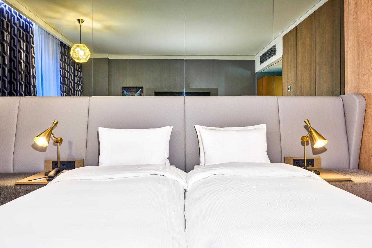 Radisson Blu Hotel, Kyiv City Centre Buitenkant foto